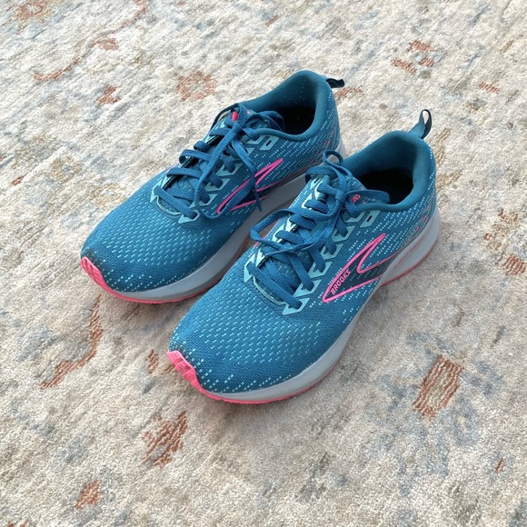 Brooks Levitate 5 Women’s Athletic Shoes Sz 7.5 - Picture 2 of 9